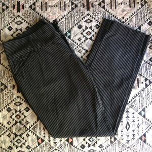 Old Navy Stripped Woman’s Pants, stretch